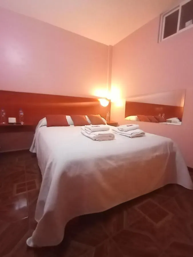 Hostal Sauna Water Palace Quito Pensión