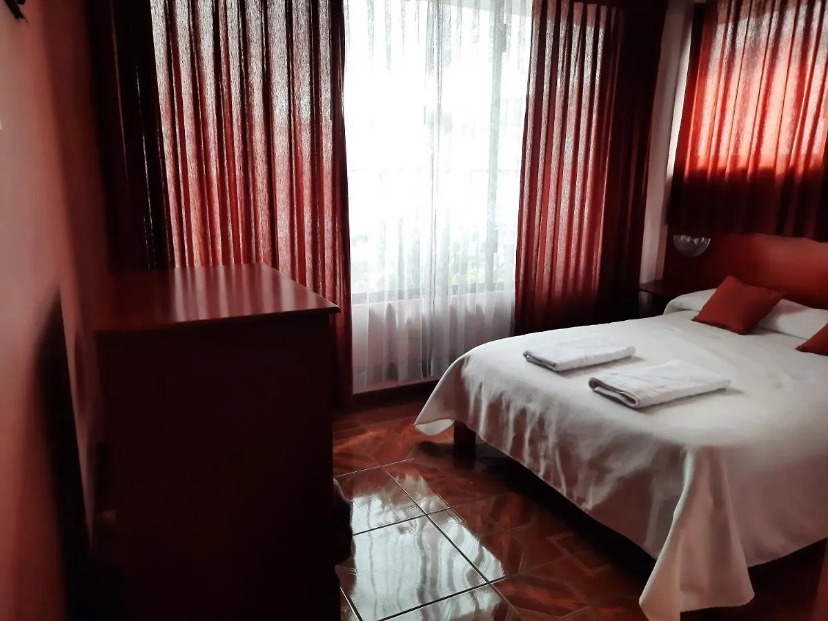 Pensión Hostal Sauna Water Palace Quito