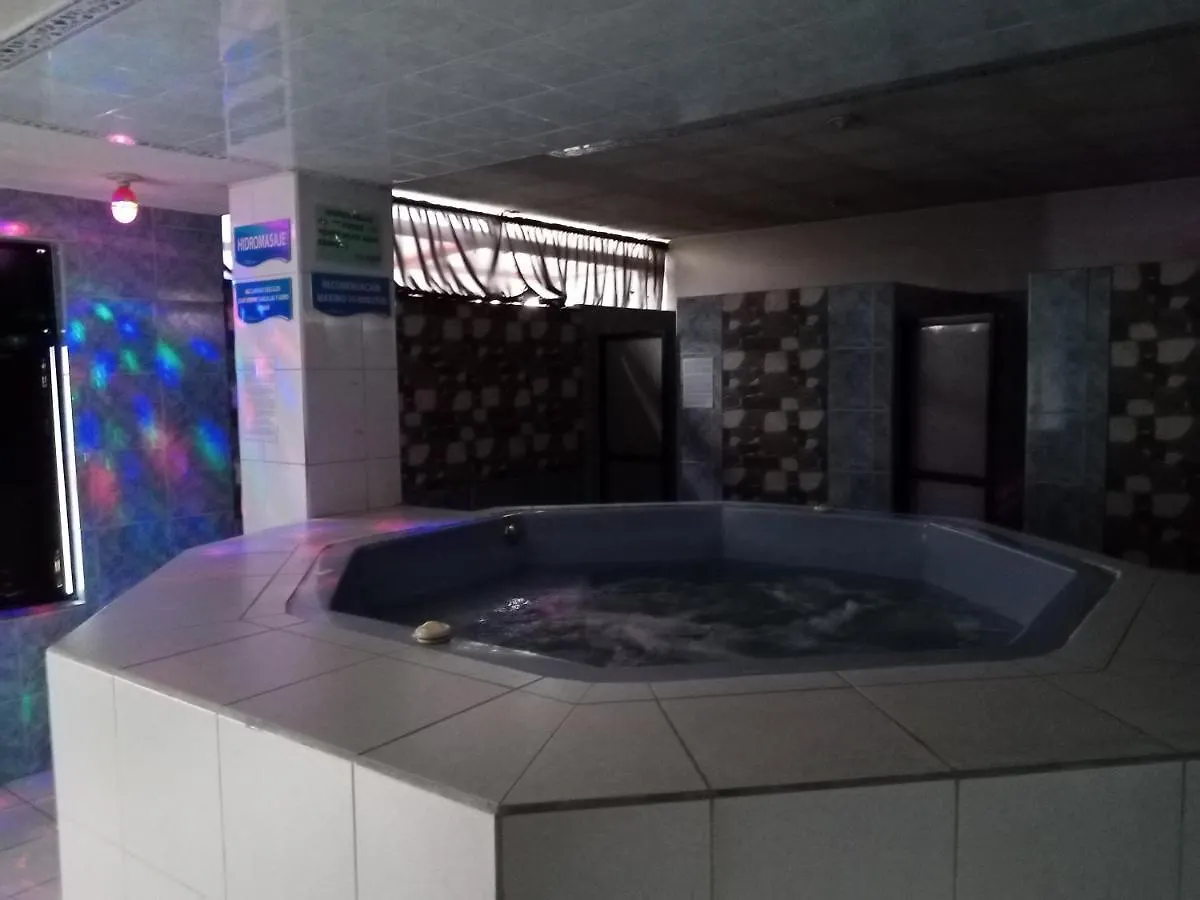 Hostal Sauna Water Palace Quito Pensión