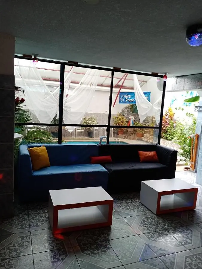 Pensión Hostal Sauna Water Palace Quito Ecuador